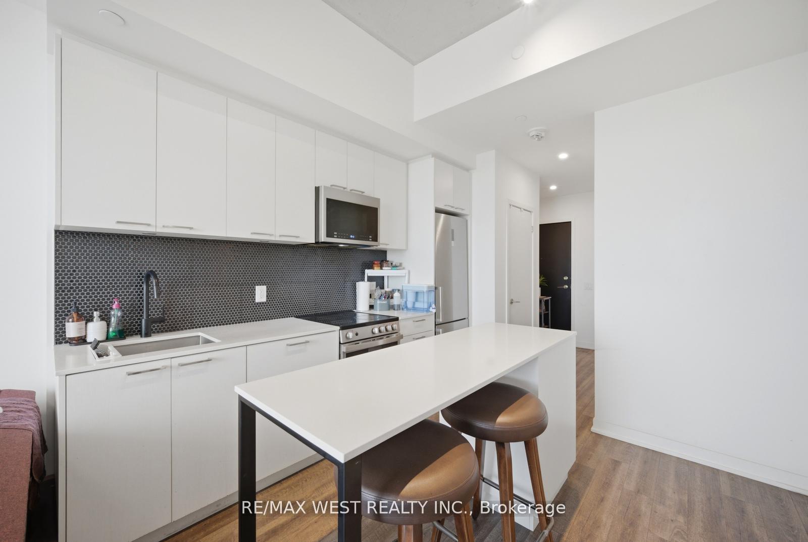 Photo 7 of Unit 801, 1808 St. Clair Avenue W, Toronto, Weston-Pellam Park — HOMEH