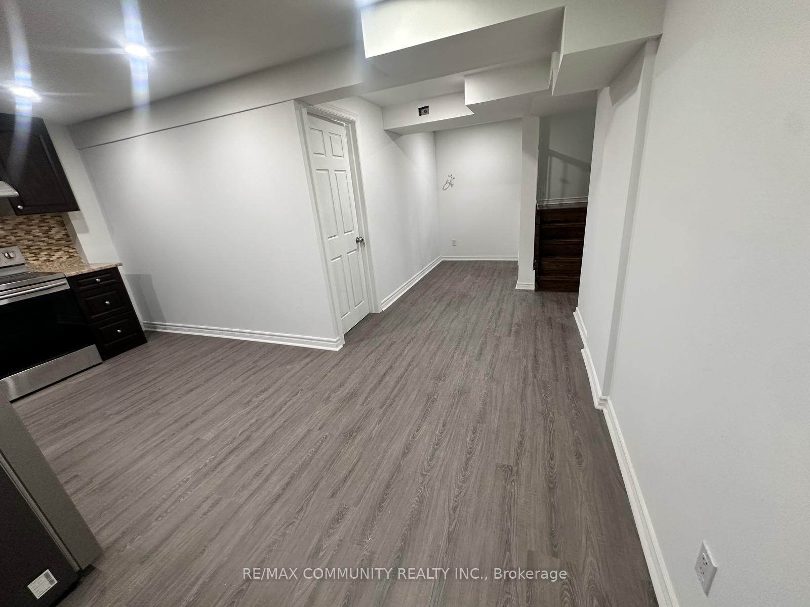 Photo 6 of 18 Hearth Place, Scarborough, Highland Creek — HOMEH