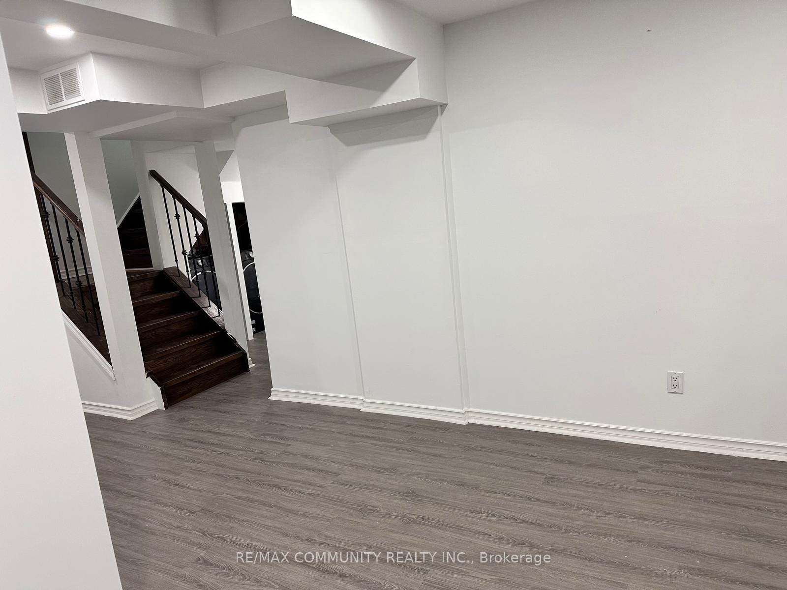 Photo 10 of 18 Hearth Place, Scarborough, Highland Creek — HOMEH