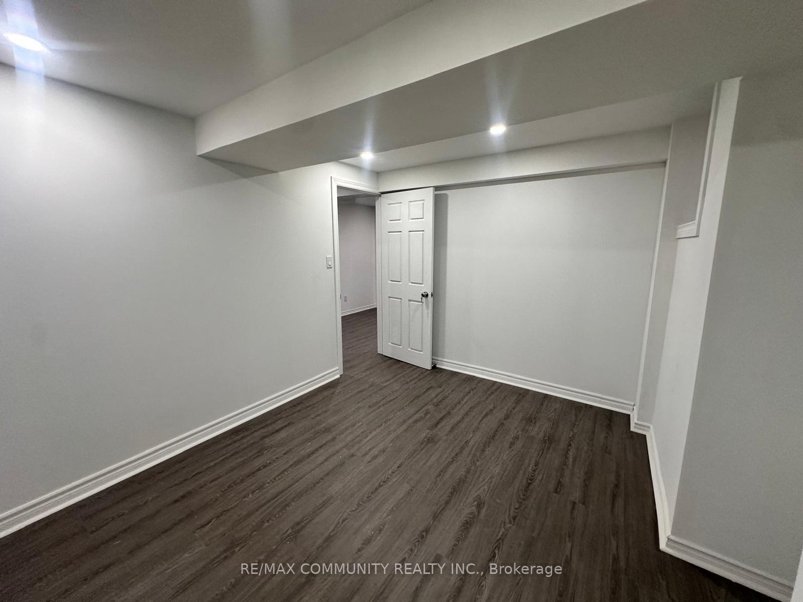 Photo 13 of 18 Hearth Place, Scarborough, Highland Creek — HOMEH