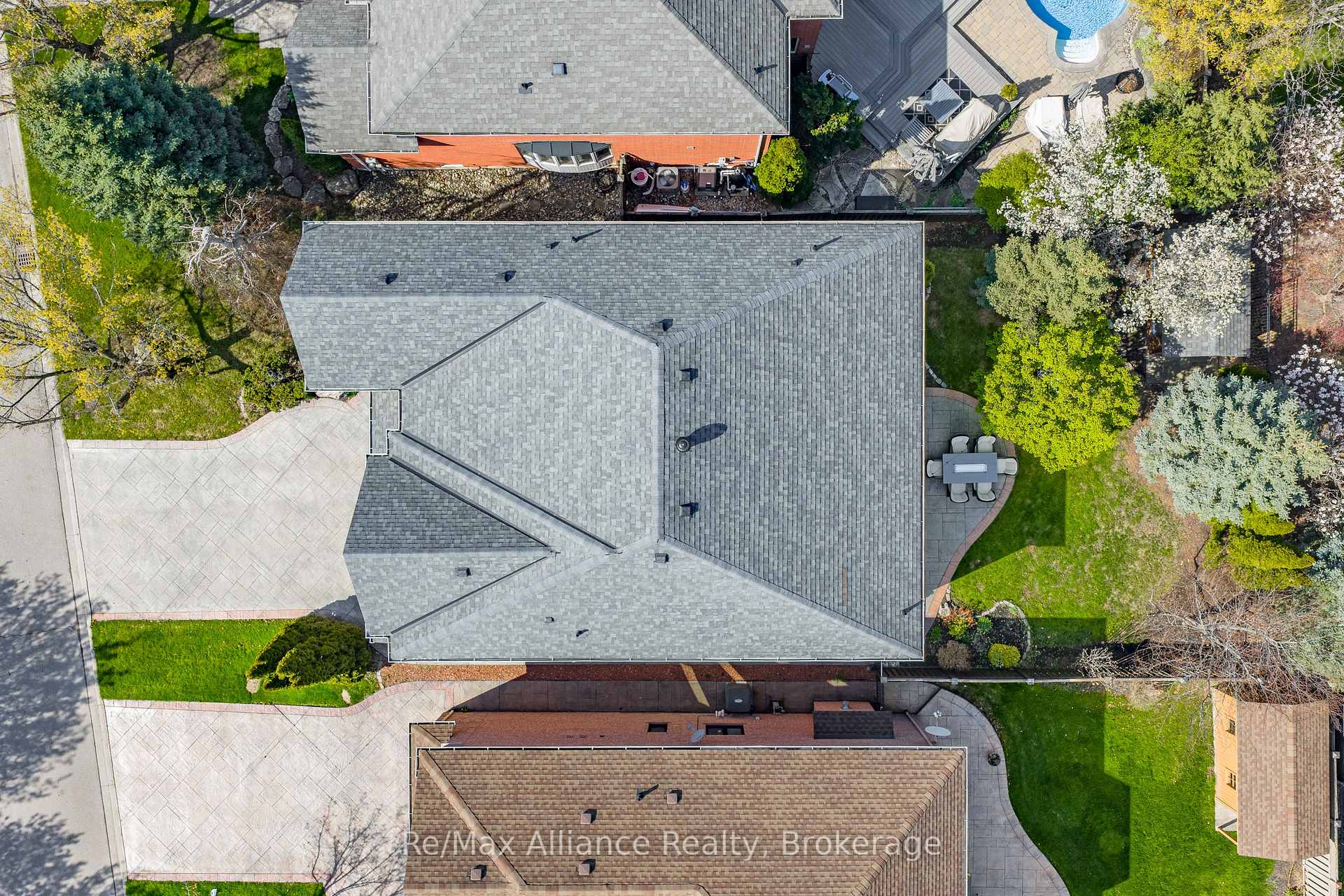 Photo 3 of 2182 Galloway Drive, Oakville, Joshua Creek — HOMEH
