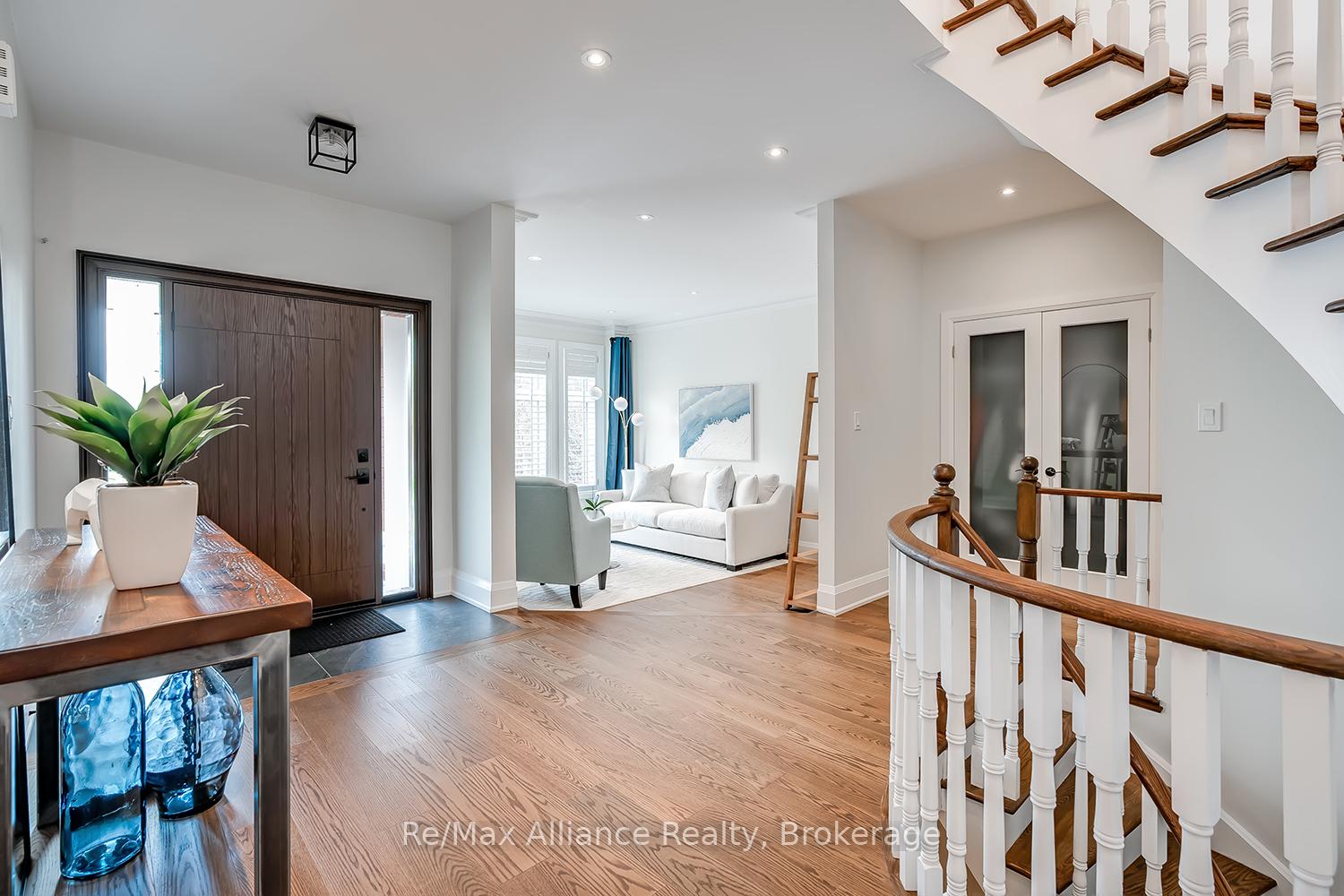 Photo 4 of 2182 Galloway Drive, Oakville, Joshua Creek — HOMEH