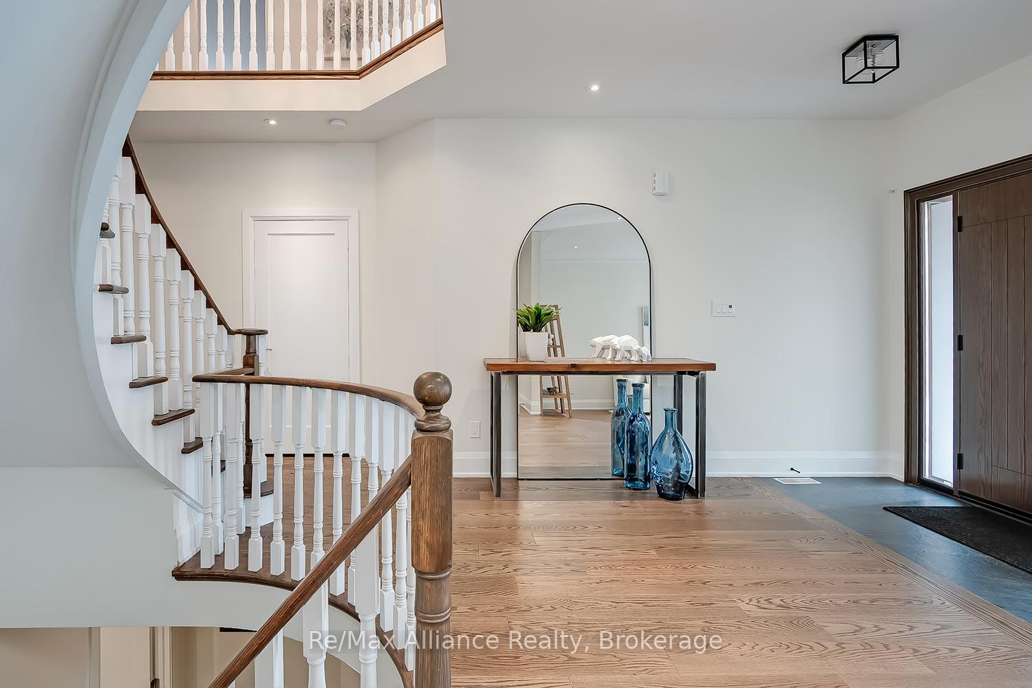 Photo 5 of 2182 Galloway Drive, Oakville, Joshua Creek — HOMEH