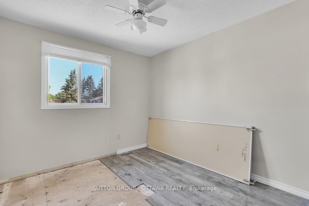 Photo 23 of 2014 Falkirk Crescent, Ottawa, Blackburn Hamlet (South) — HOMEH