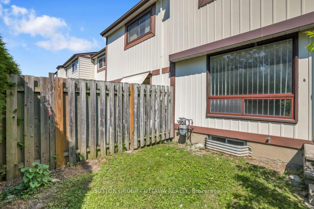 Photo 32 of 2014 Falkirk Crescent, Ottawa, Blackburn Hamlet (South) — HOMEH