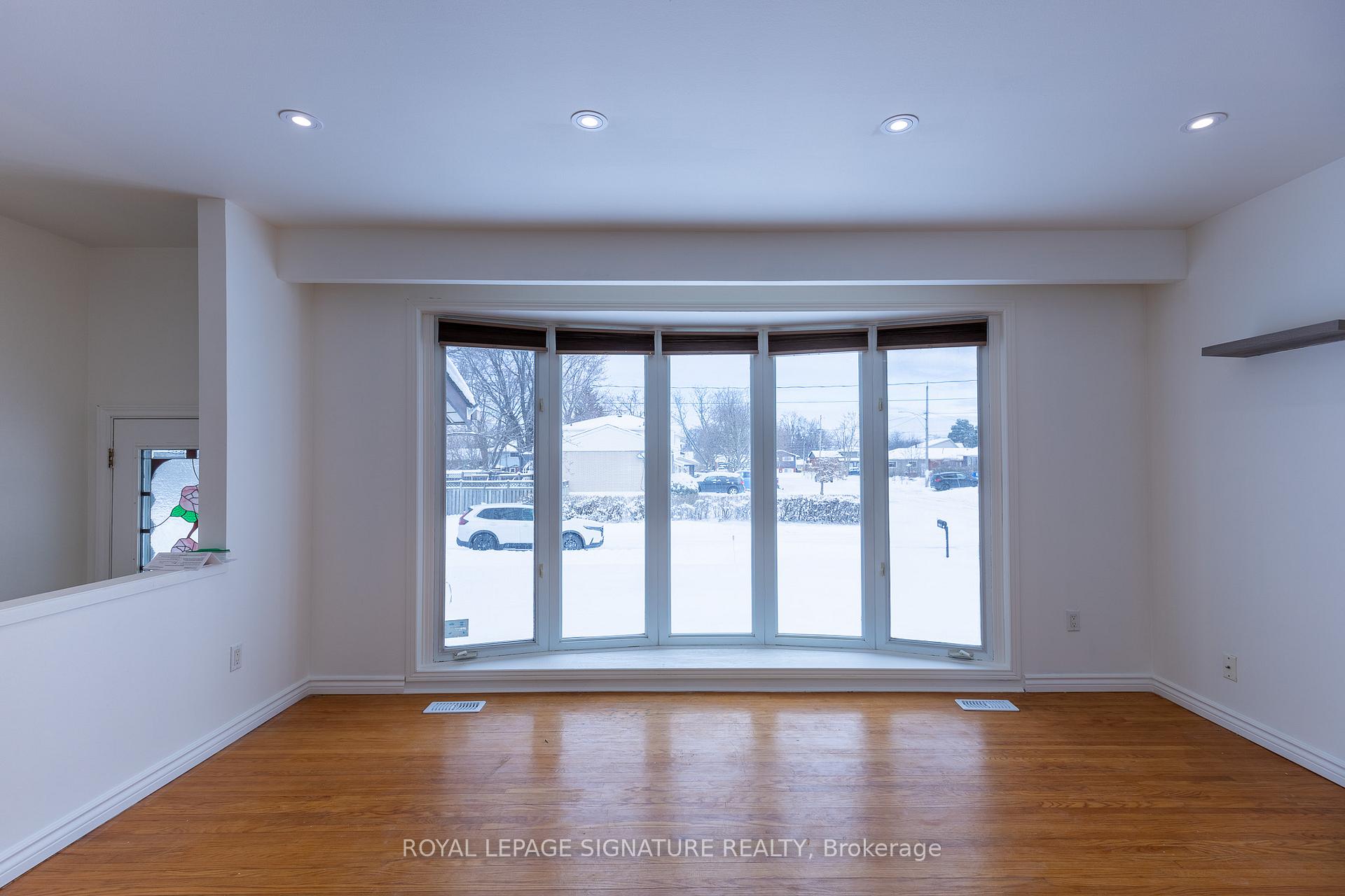 Photo 5 of Unit Main, 1 Eldrid Court, Grimsby, Grimsby Beach — HOMEH