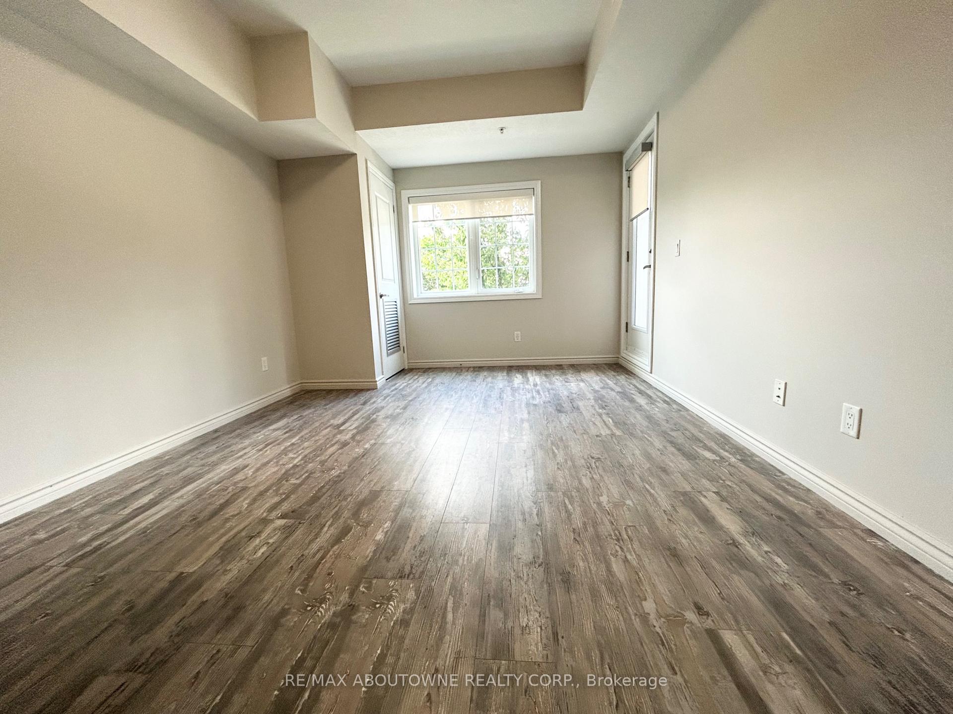 Photo 7 of Unit 203, 5 Rittenhouse Road, Kitchener, Country Hills West — HOMEH