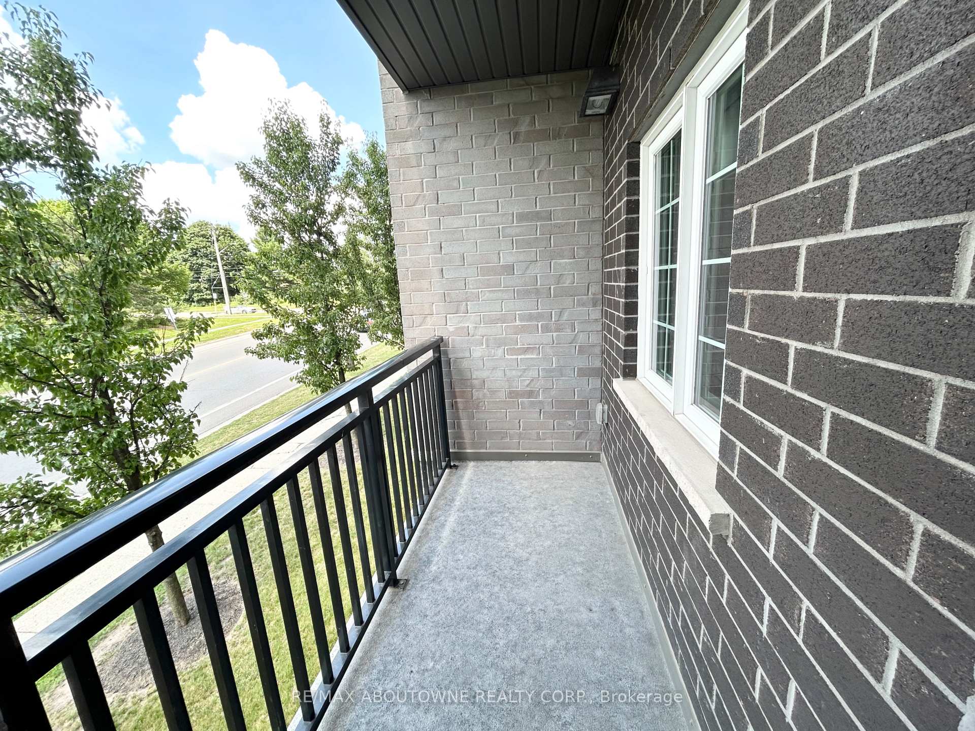 Photo 9 of Unit 203, 5 Rittenhouse Road, Kitchener, Country Hills West — HOMEH