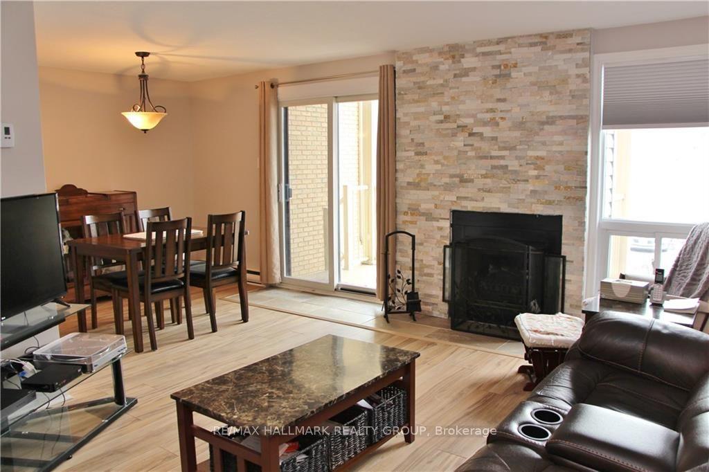 Photo 2 of Unit 4, 14 Sweetbriar Circle, Ottawa, Barrhaven - Pheasant Run — HOMEH