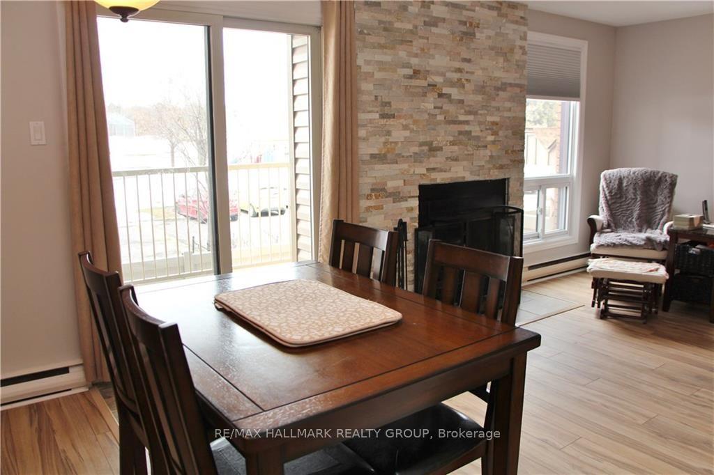 Photo 6 of Unit 4, 14 Sweetbriar Circle, Ottawa, Barrhaven - Pheasant Run — HOMEH