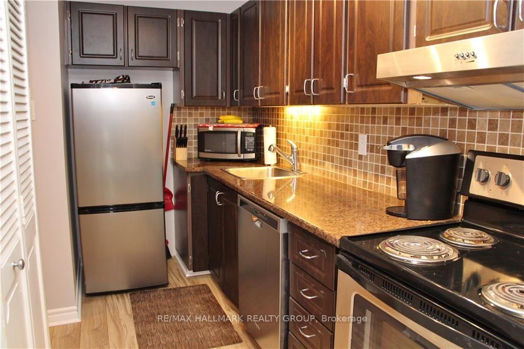 Photo 8 of Unit 4, 14 Sweetbriar Circle, Ottawa, Barrhaven - Pheasant Run — HOMEH
