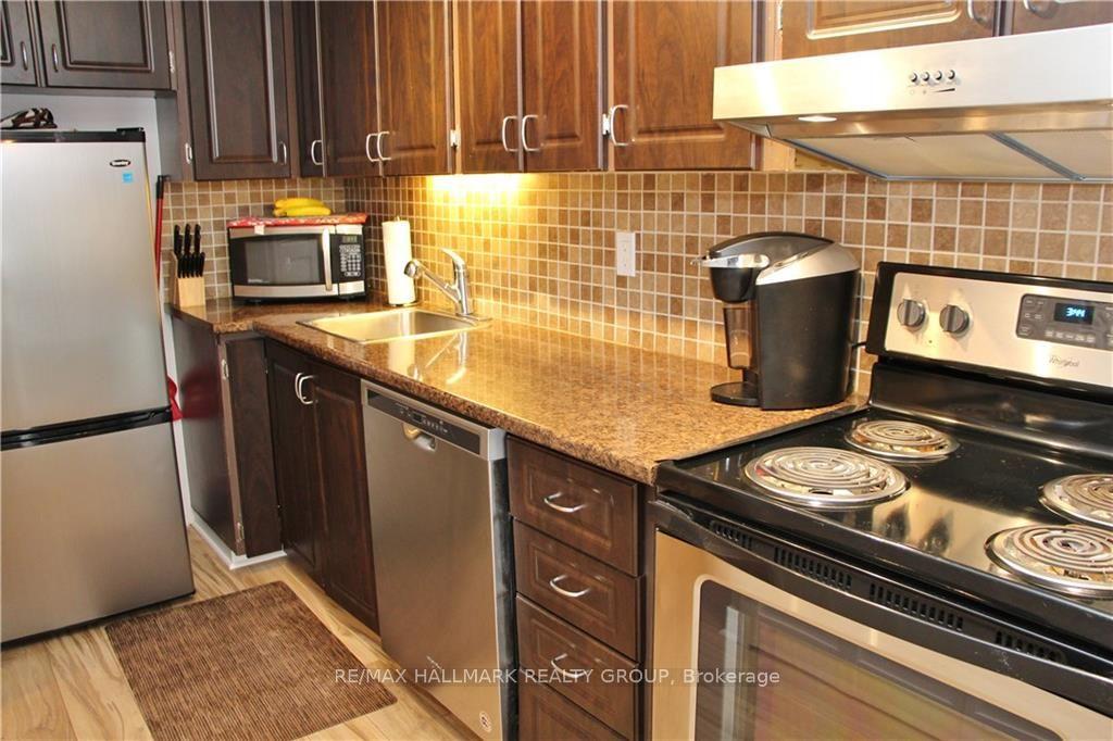 Photo 10 of Unit 4, 14 Sweetbriar Circle, Ottawa, Barrhaven - Pheasant Run — HOMEH