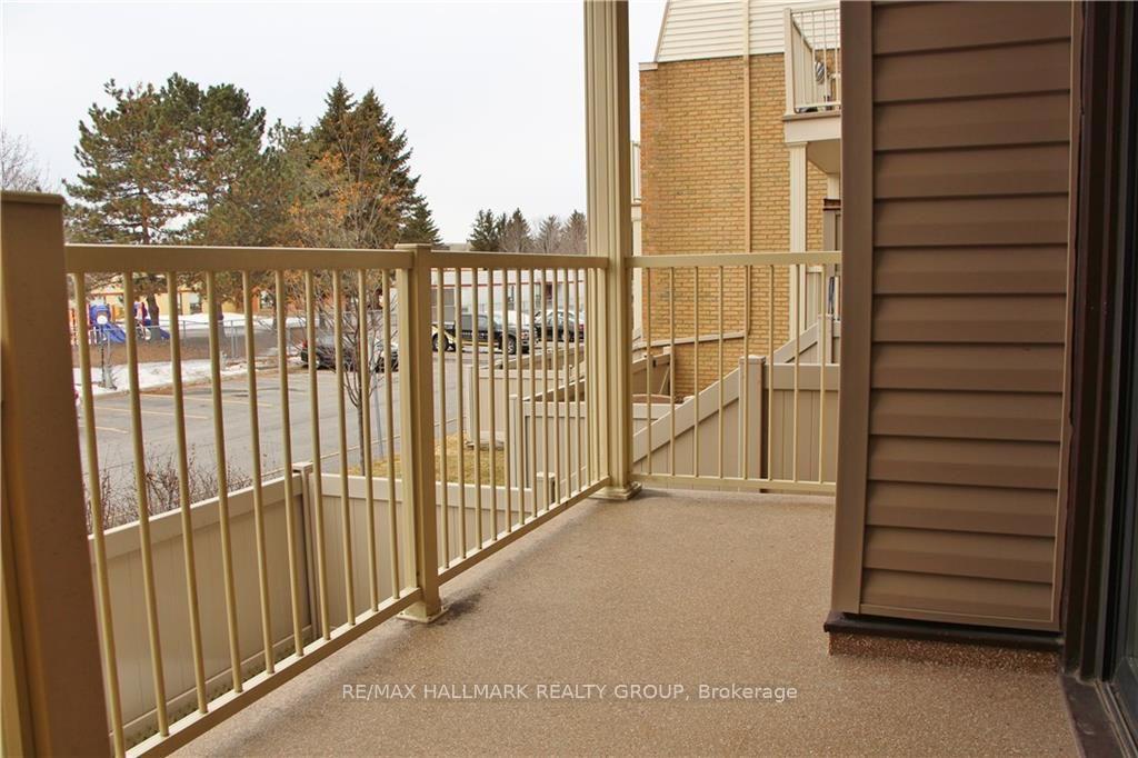 Photo 17 of Unit 4, 14 Sweetbriar Circle, Ottawa, Barrhaven - Pheasant Run — HOMEH