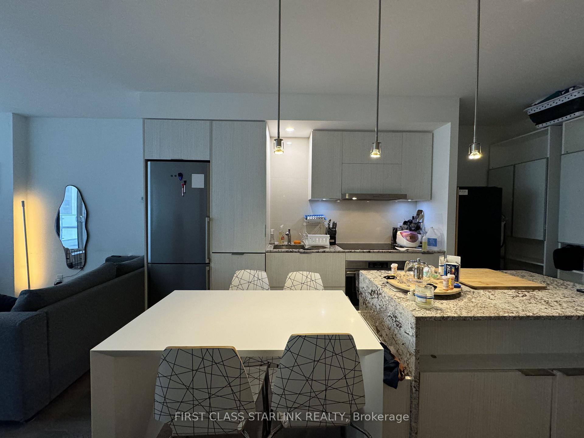 Photo 2 of Unit 811, 1 Bloor Street E, Toronto, Church-Yonge Corridor — HOMEH