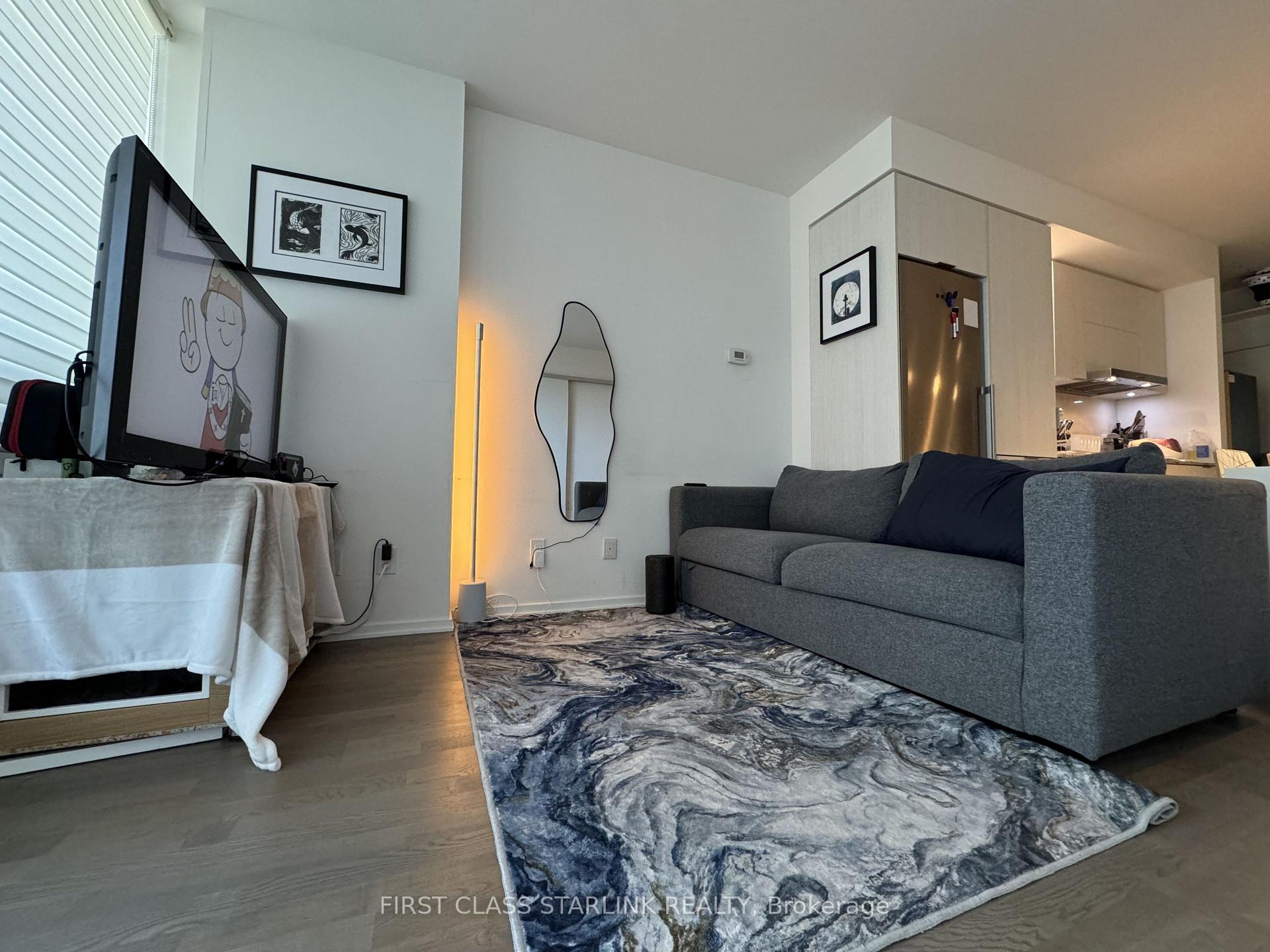 Photo 6 of Unit 811, 1 Bloor Street E, Toronto, Church-Yonge Corridor — HOMEH