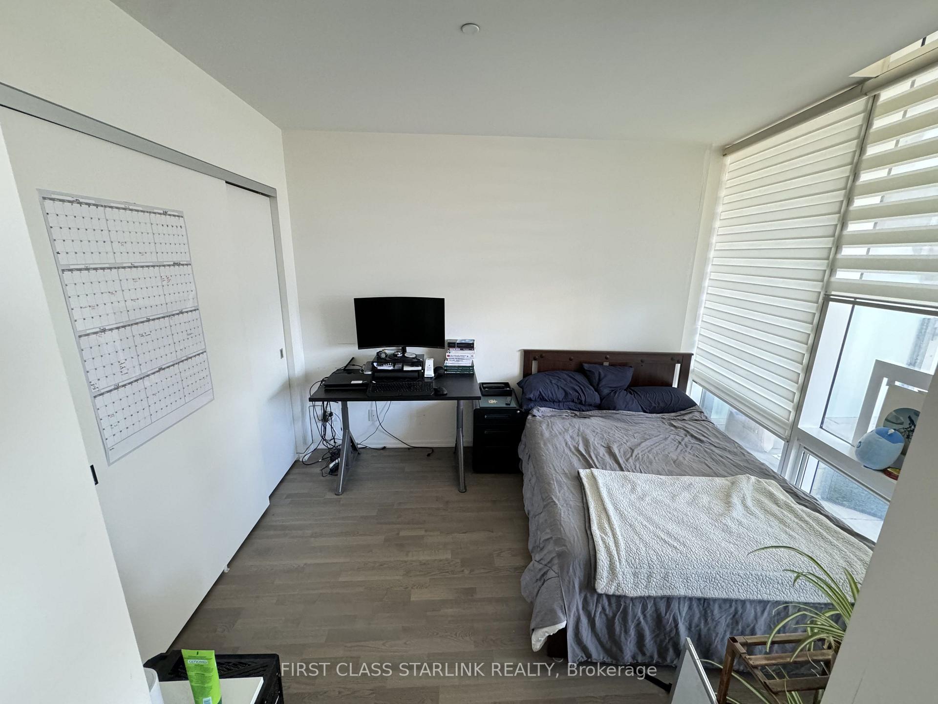 Photo 8 of Unit 811, 1 Bloor Street E, Toronto, Church-Yonge Corridor — HOMEH