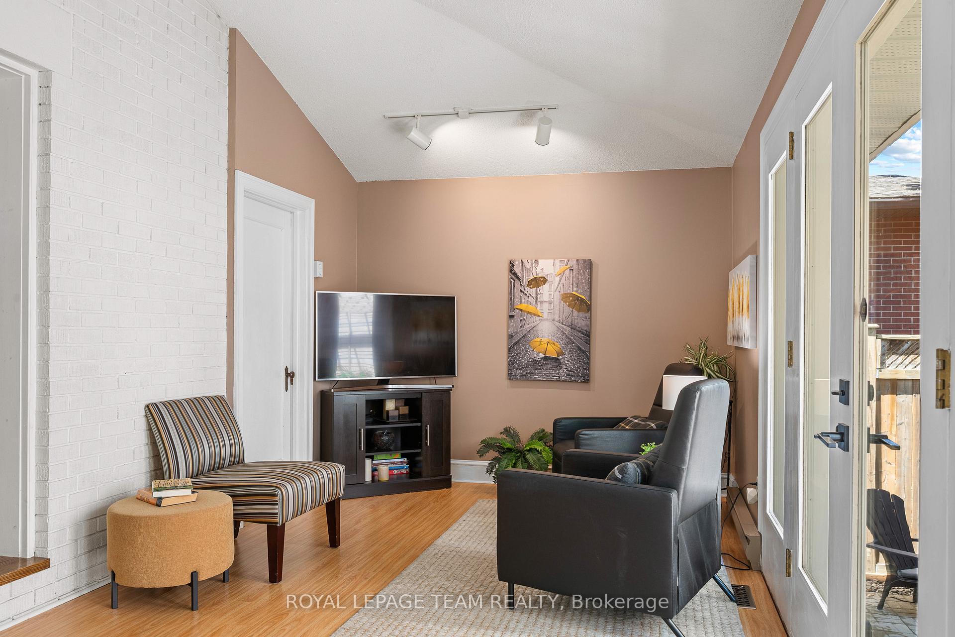 Photo 19 of 63 Gwynne Avenue, Ottawa, Civic Hospital — HOMEH