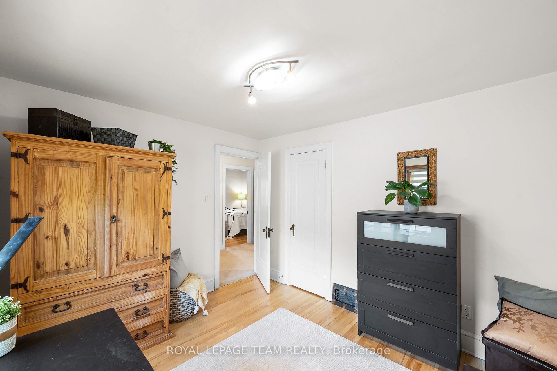 Photo 24 of 63 Gwynne Avenue, Ottawa, Civic Hospital — HOMEH