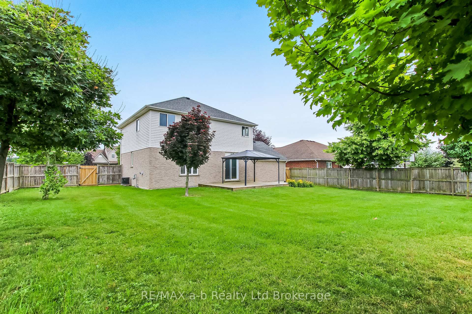 Photo 6 of 39 Primrose Drive, Tillsonburg — HOMEH