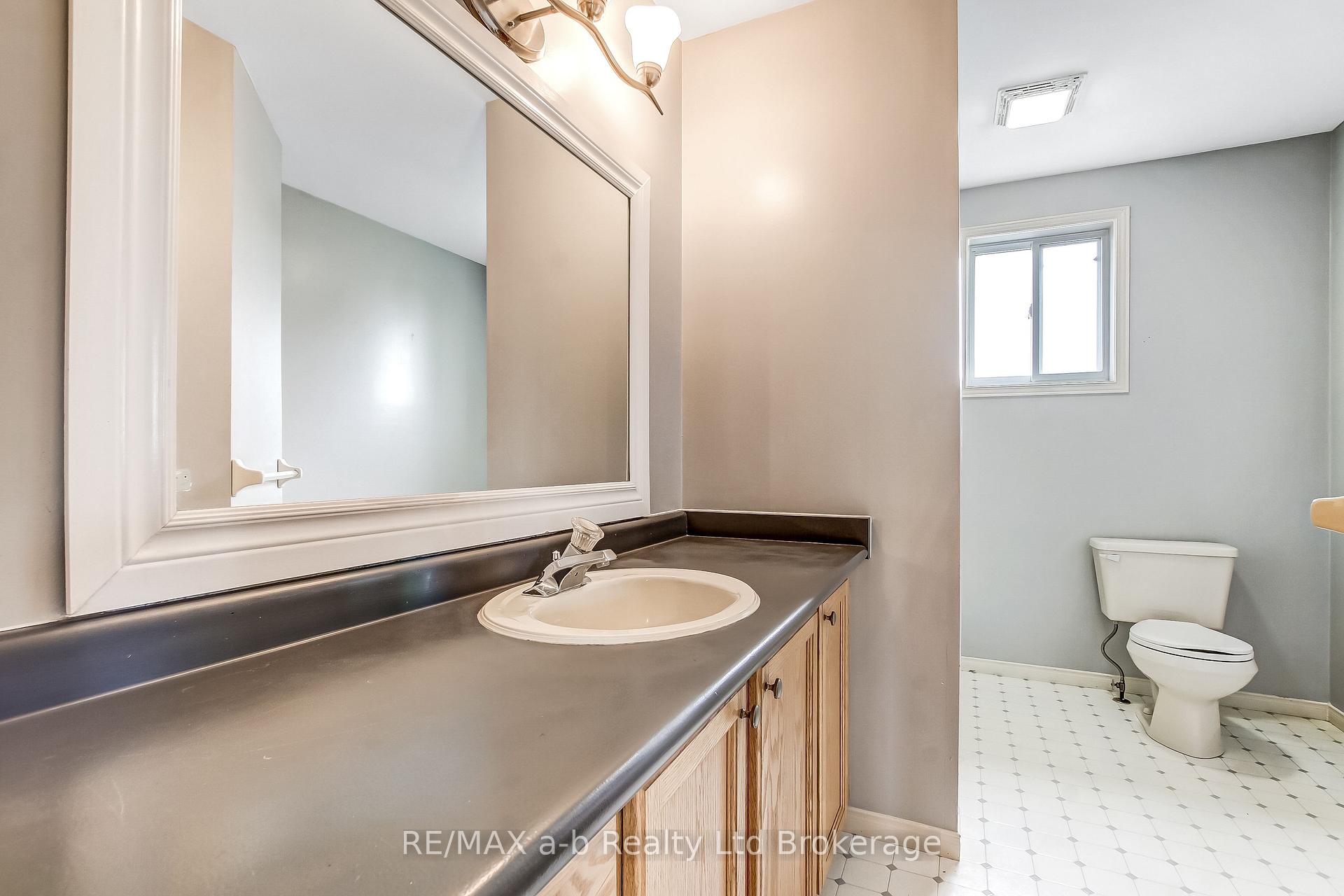 Photo 14 of 39 Primrose Drive, Tillsonburg — HOMEH