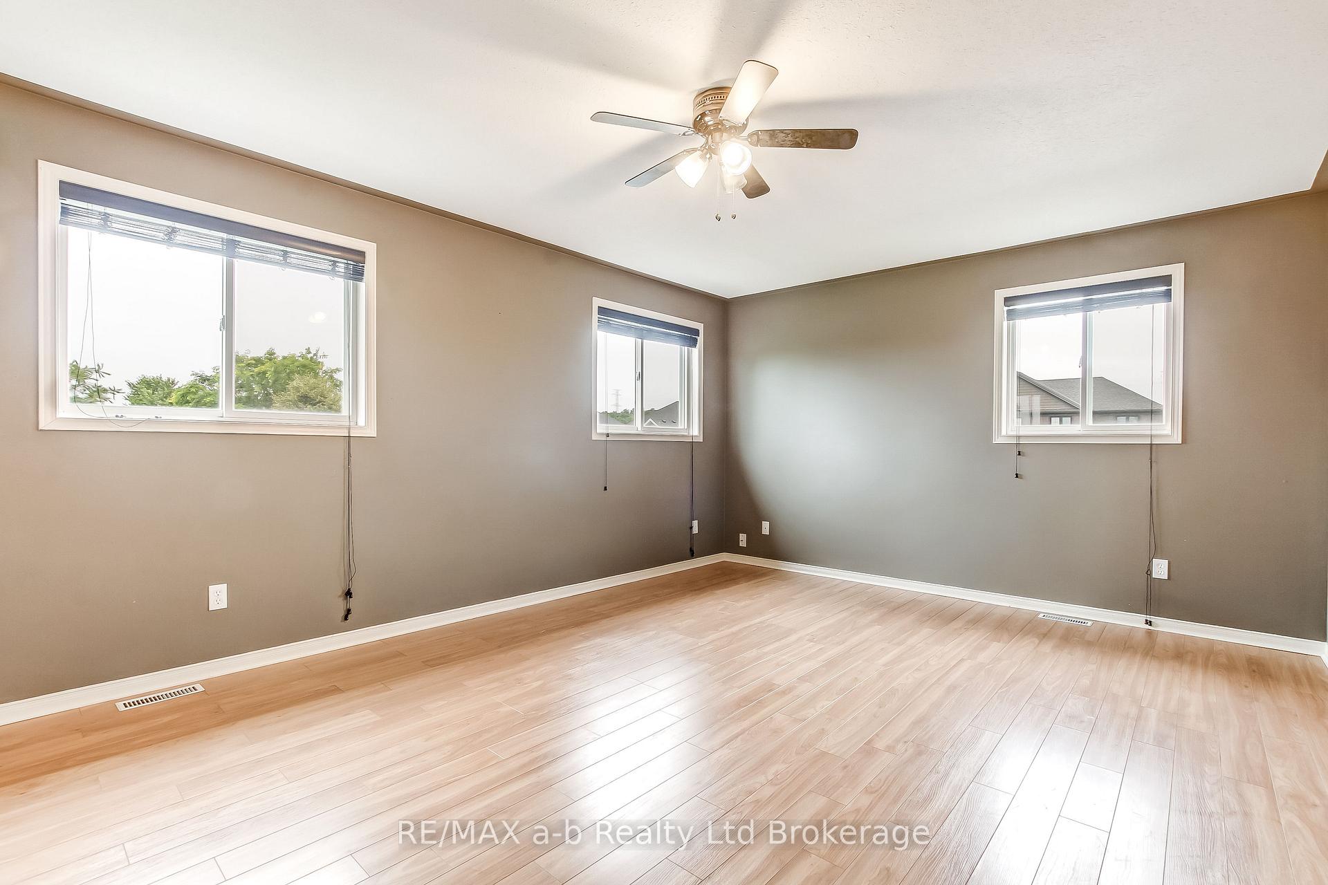 Photo 34 of 39 Primrose Drive, Tillsonburg — HOMEH