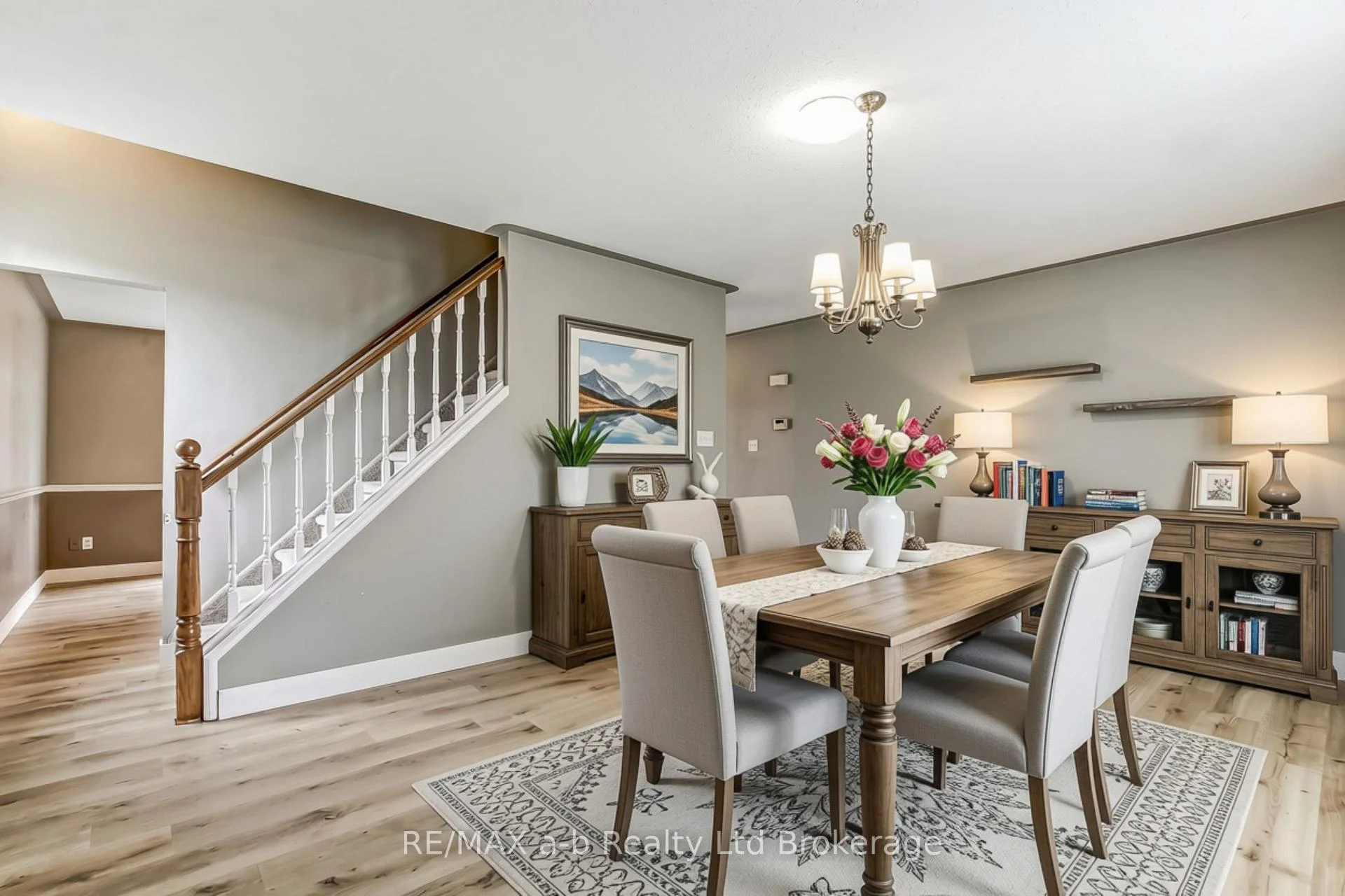 Photo 11 of 39 Primrose Drive, Tillsonburg — HOMEH