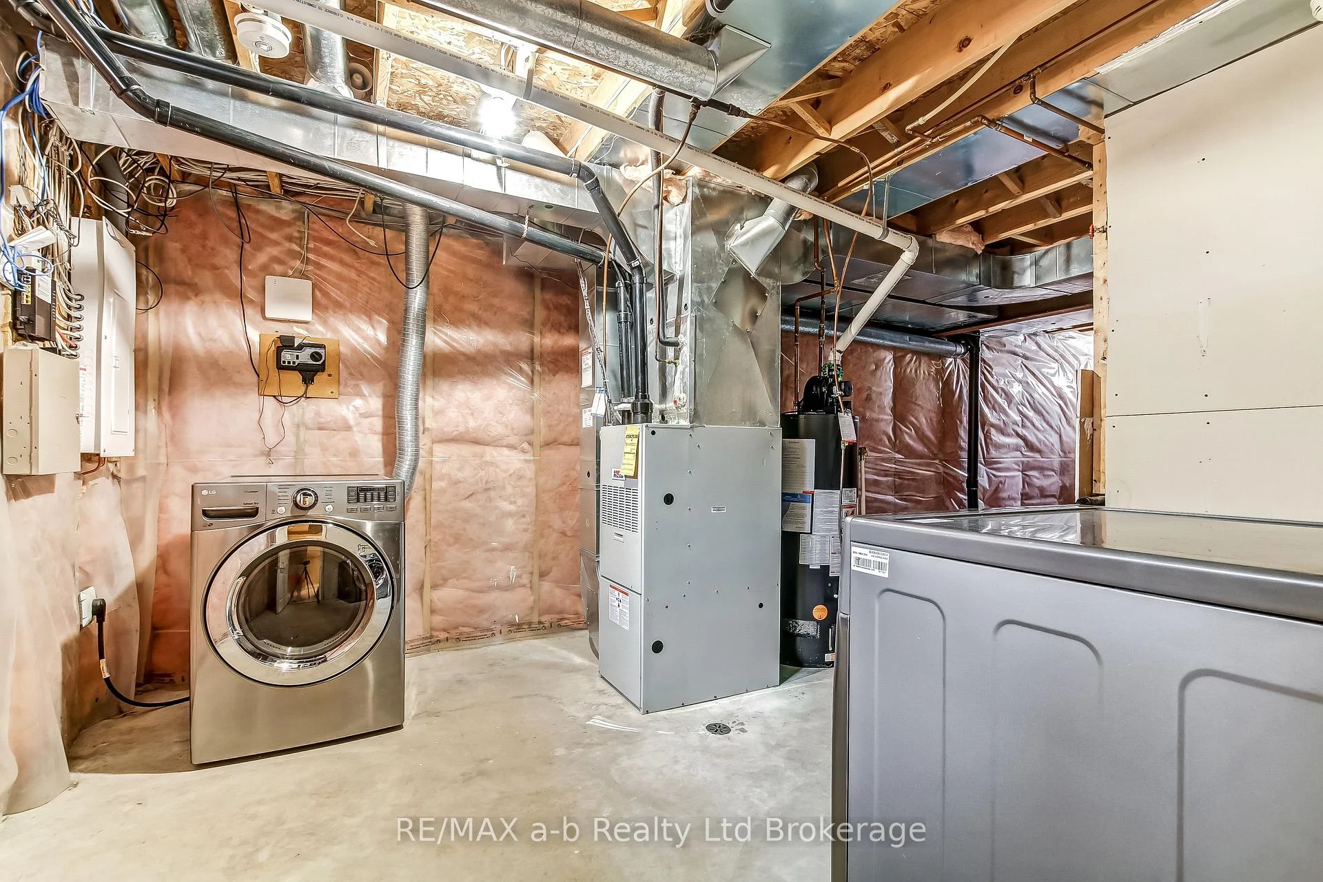 Photo 43 of 39 Primrose Drive, Tillsonburg — HOMEH