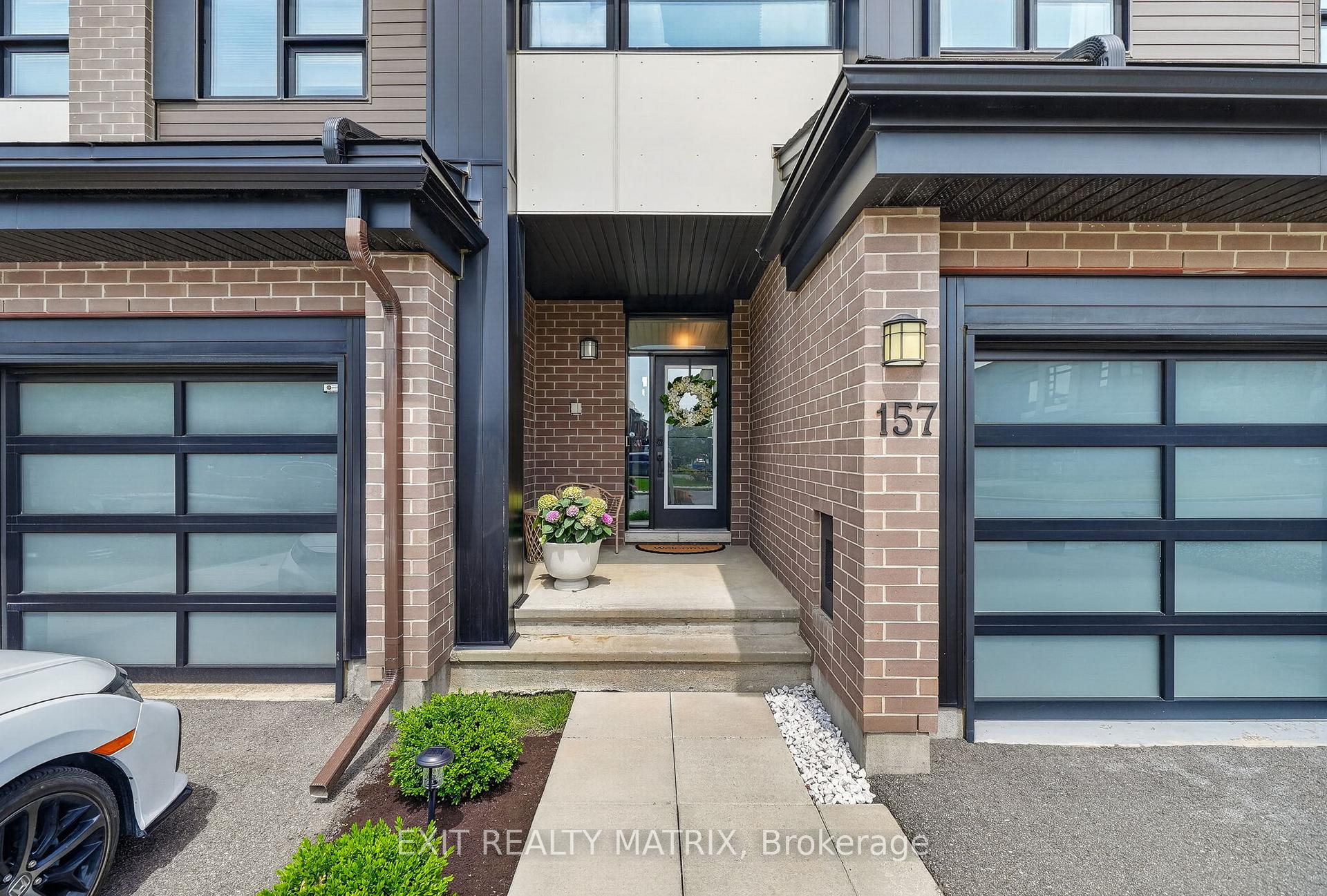 Photo 2 of 157 Longworth Avenue, Ottawa, Leitrim — HOMEH