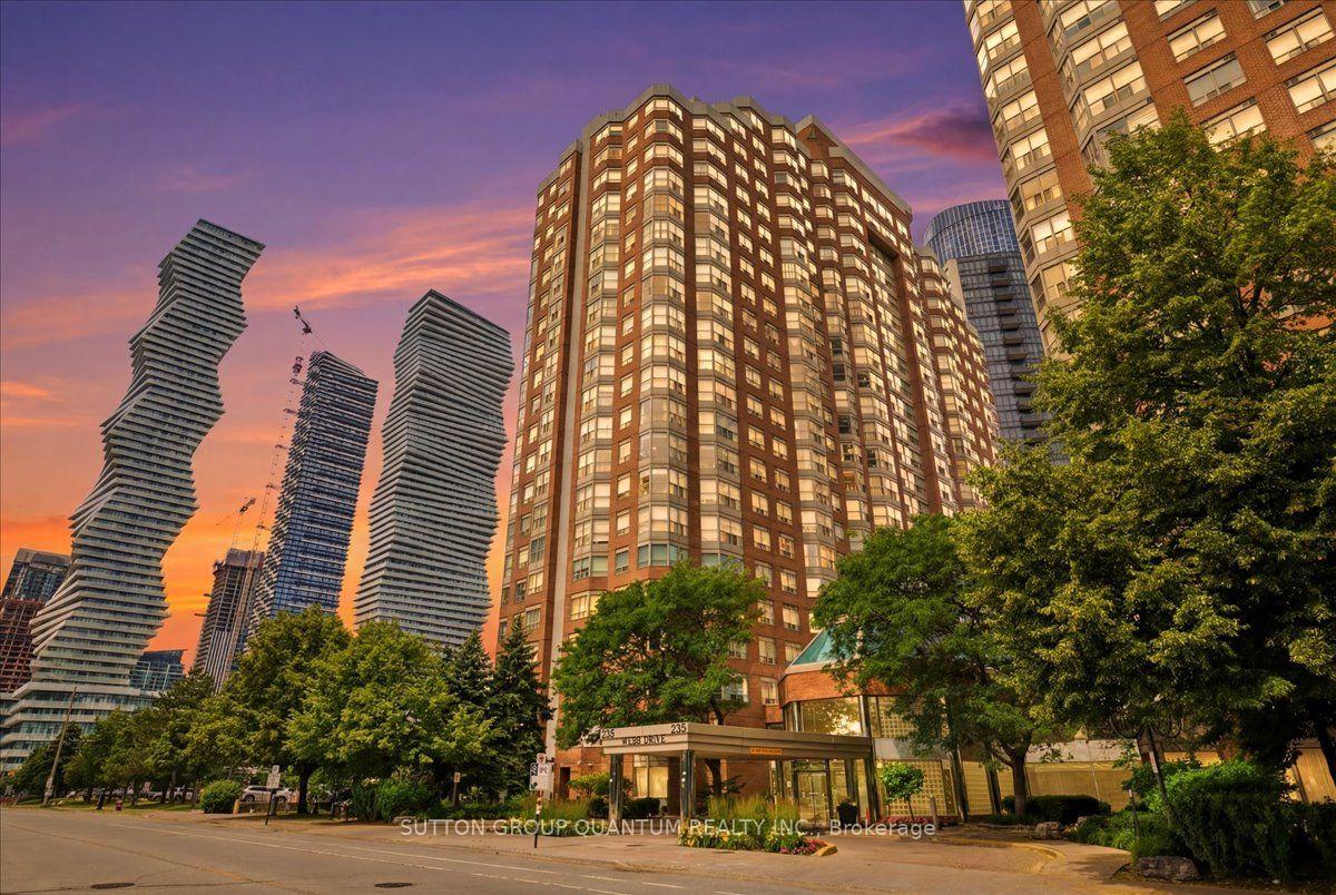 Photo 4 of Unit PH106, 335 Webb Drive, Mississauga, City Centre — HOMEH