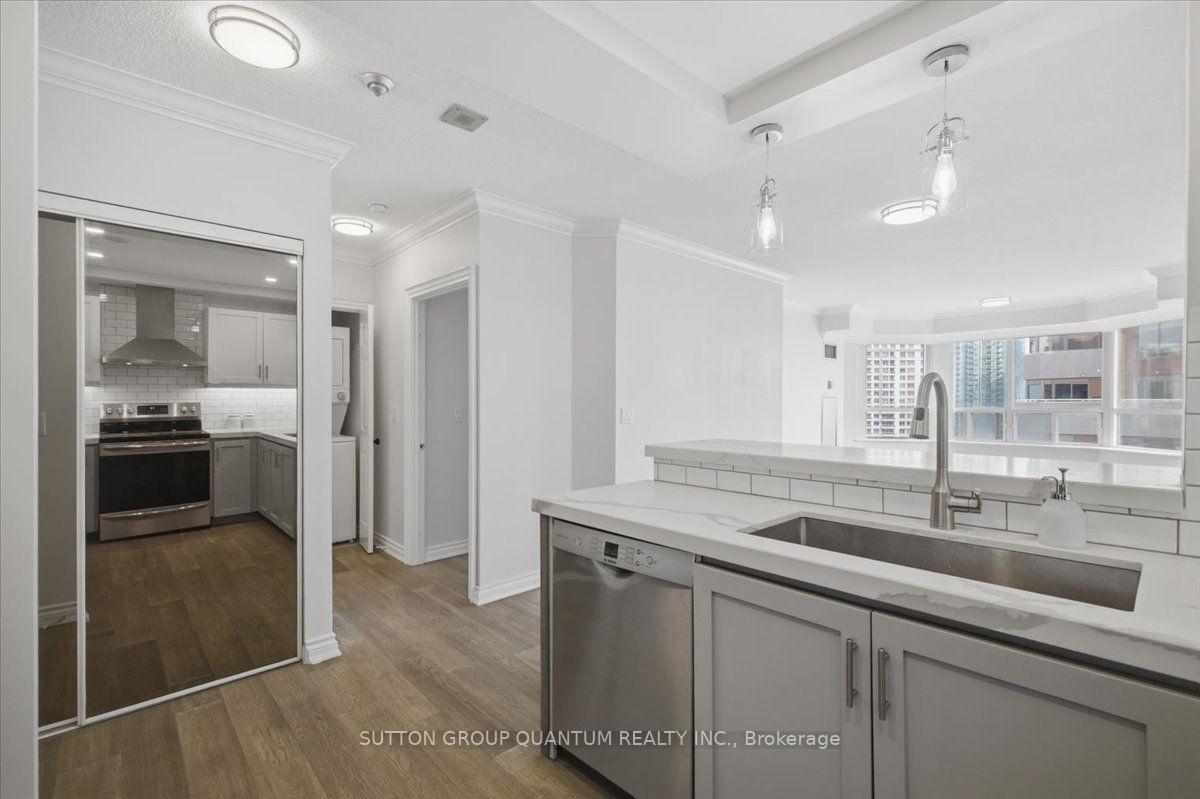 Photo 12 of Unit PH106, 335 Webb Drive, Mississauga, City Centre — HOMEH
