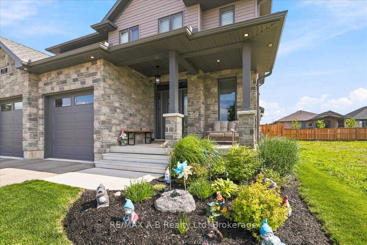Photo 4 of 209 Arden Crescent, West Perth, Mitchell — HOMEH