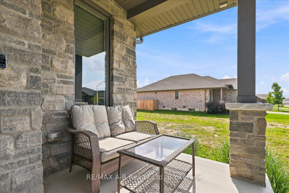 Photo 6 of 209 Arden Crescent, West Perth, Mitchell — HOMEH