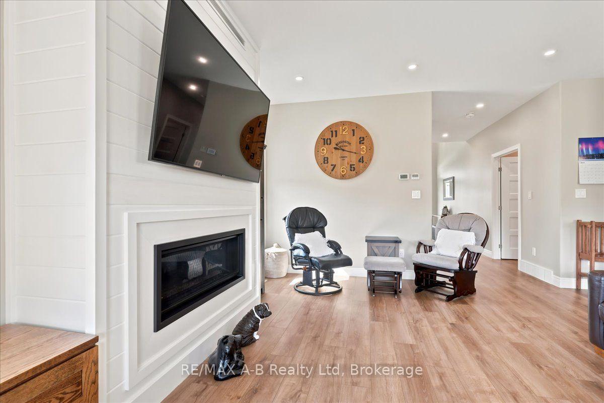 Photo 12 of 209 Arden Crescent, West Perth, Mitchell — HOMEH