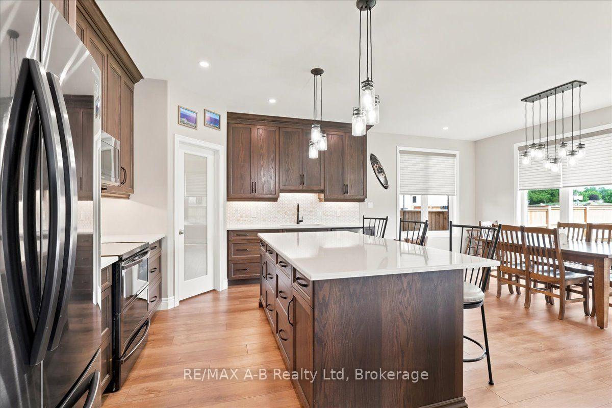 Photo 14 of 209 Arden Crescent, West Perth, Mitchell — HOMEH