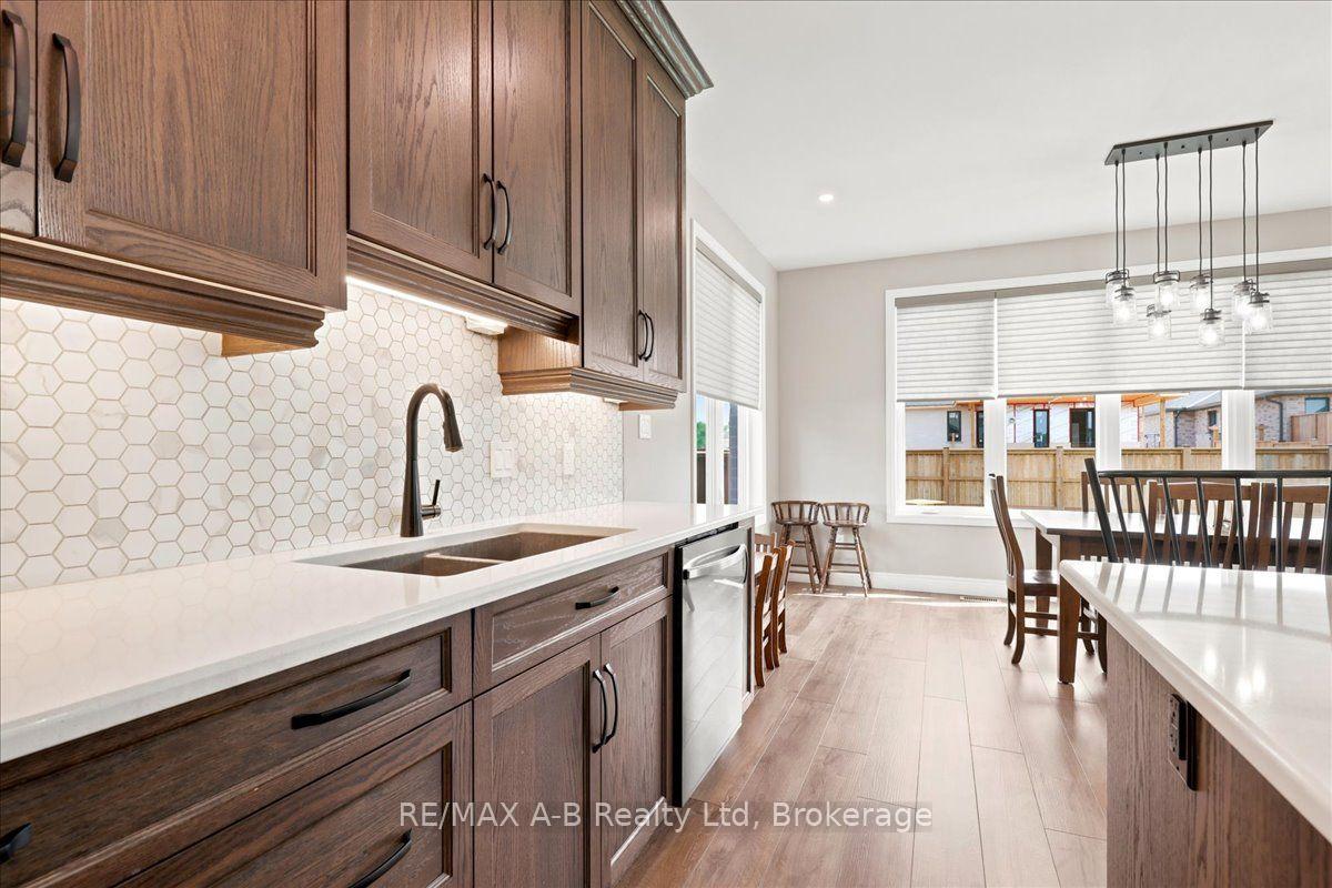 Photo 19 of 209 Arden Crescent, West Perth, Mitchell — HOMEH