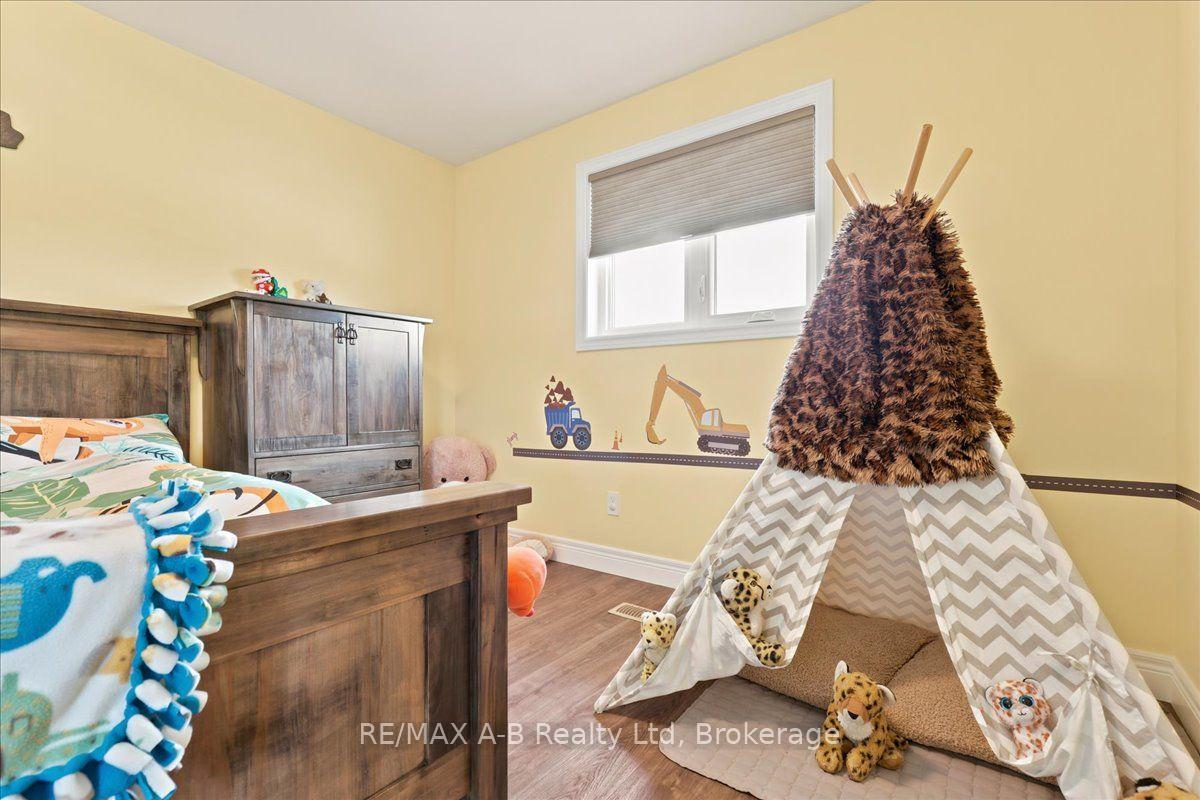 Photo 36 of 209 Arden Crescent, West Perth, Mitchell — HOMEH