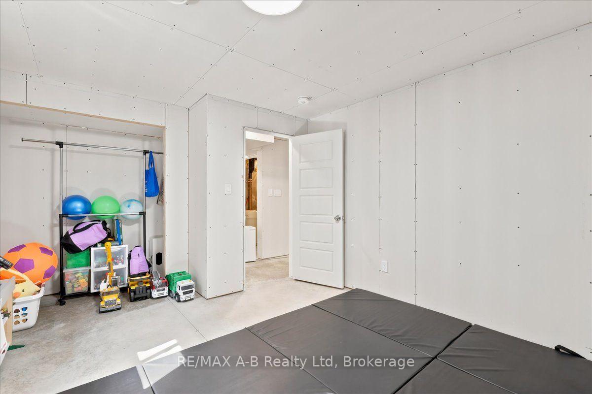 Photo 44 of 209 Arden Crescent, West Perth, Mitchell — HOMEH