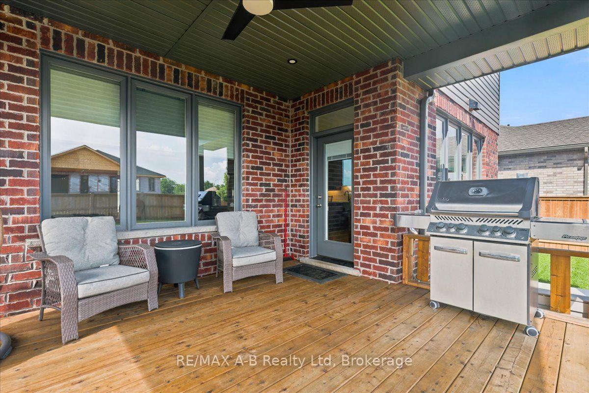 Photo 46 of 209 Arden Crescent, West Perth, Mitchell — HOMEH