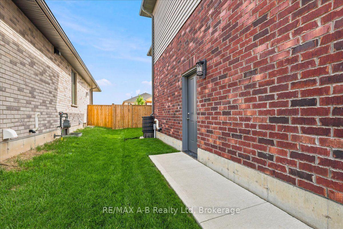 Photo 49 of 209 Arden Crescent, West Perth, Mitchell — HOMEH