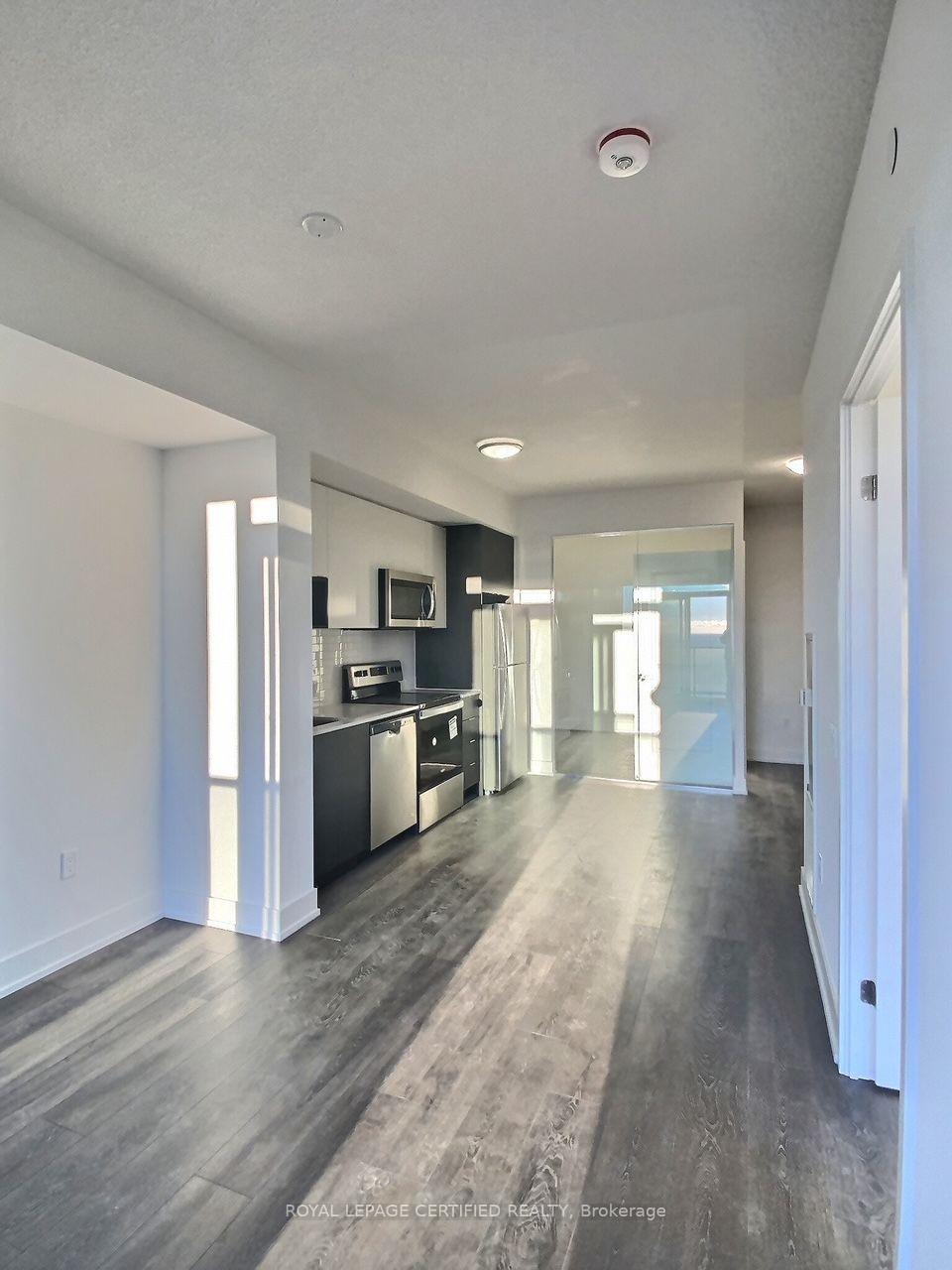 Photo 4 of Unit 2008, 202 Burnhamthorpe Road E, Mississauga, Mississauga Valleys — HOMEH