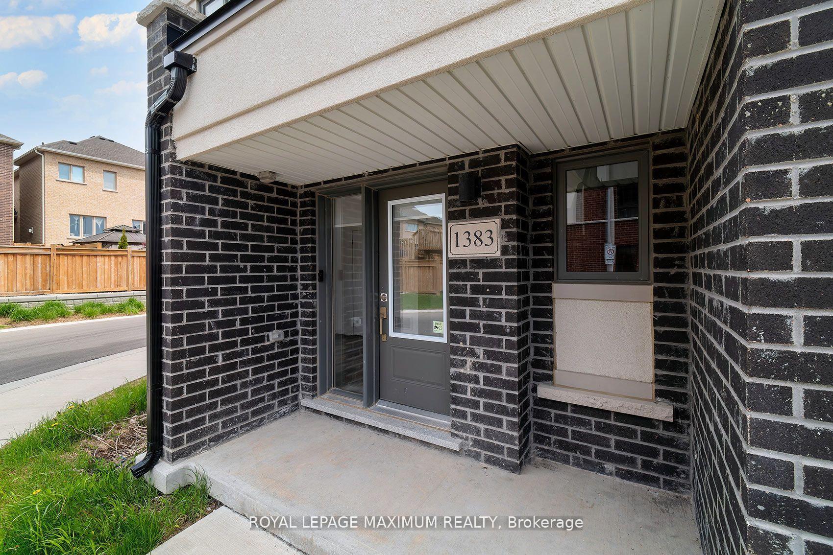 Photo 5 of 1383 Brandenton Path, Oshawa, Pinecrest — HOMEH
