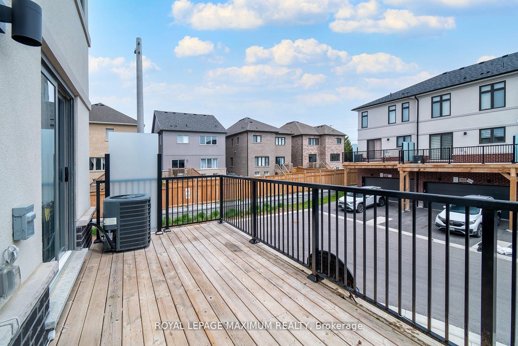 Photo 17 of 1383 Brandenton Path, Oshawa, Pinecrest — HOMEH