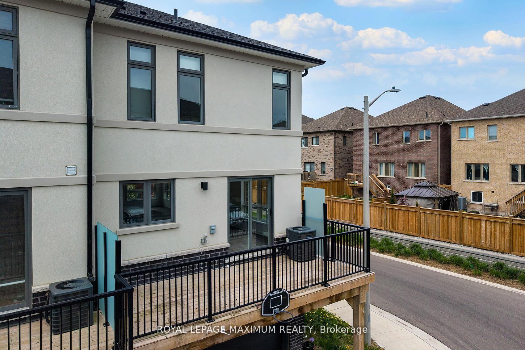 Photo 18 of 1383 Brandenton Path, Oshawa, Pinecrest — HOMEH