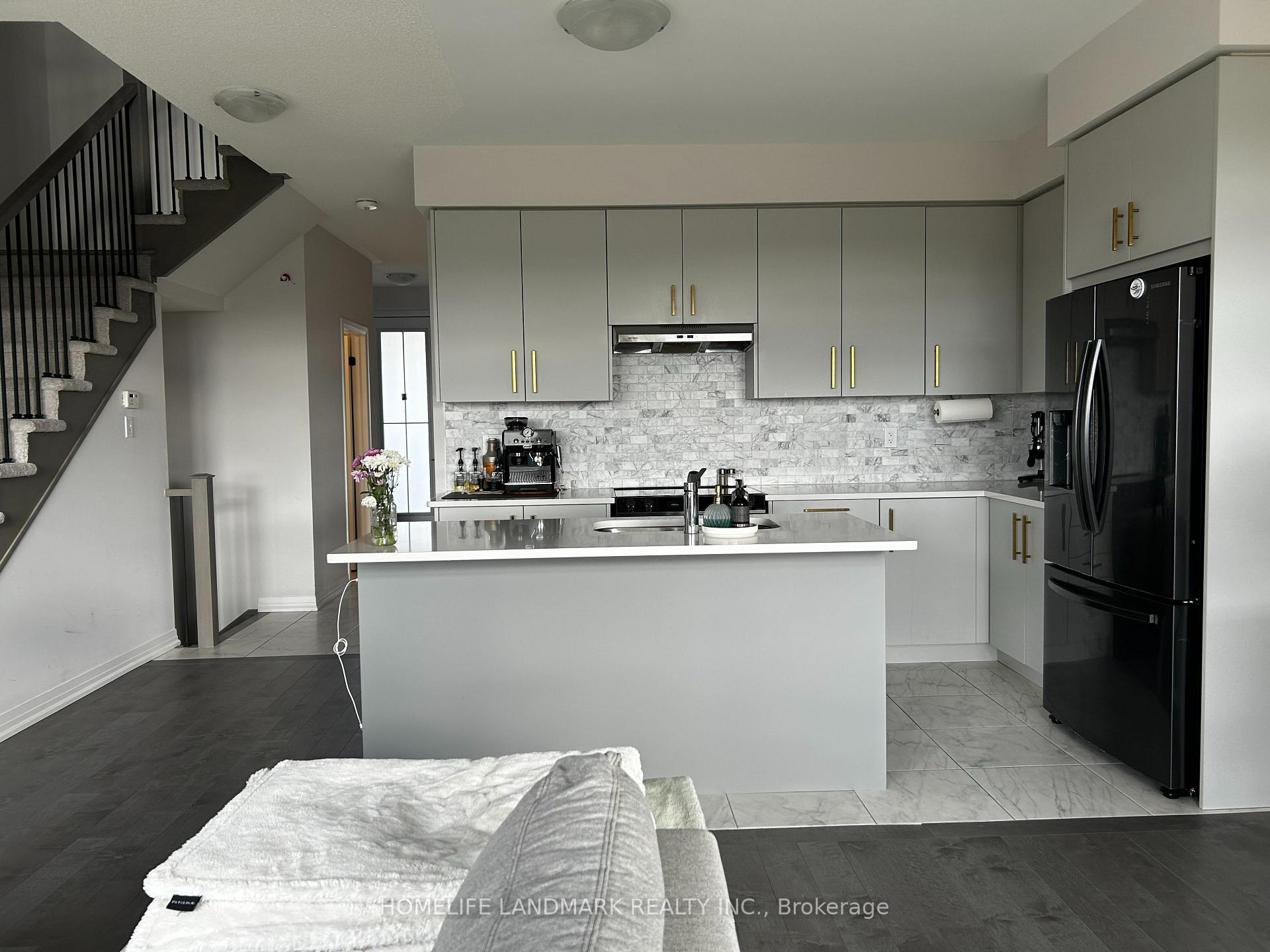 Photo 3 of 88 Freedom Crescent, Hamilton, Airport Employment Area — HOMEH