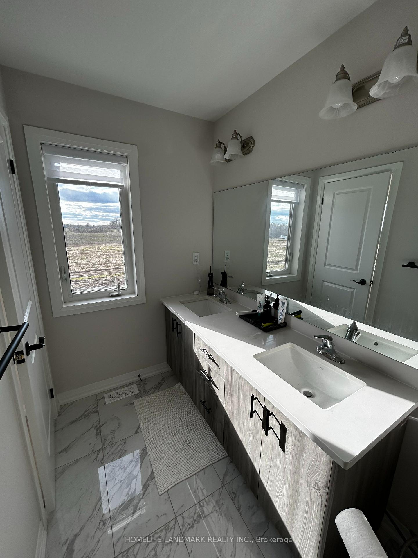 Photo 13 of 88 Freedom Crescent, Hamilton, Airport Employment Area — HOMEH