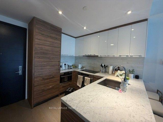 Photo 2 of Unit 3215, 488 University Avenue, Toronto, Kensington-Chinatown — HOMEH