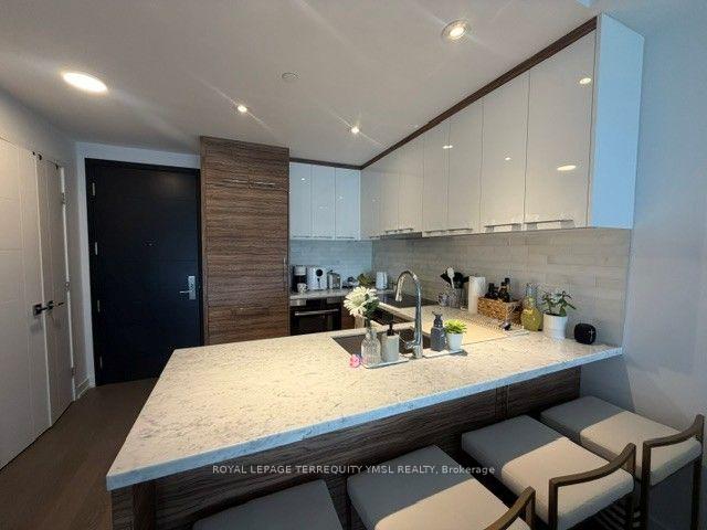 Photo 5 of Unit 3215, 488 University Avenue, Toronto, Kensington-Chinatown — HOMEH