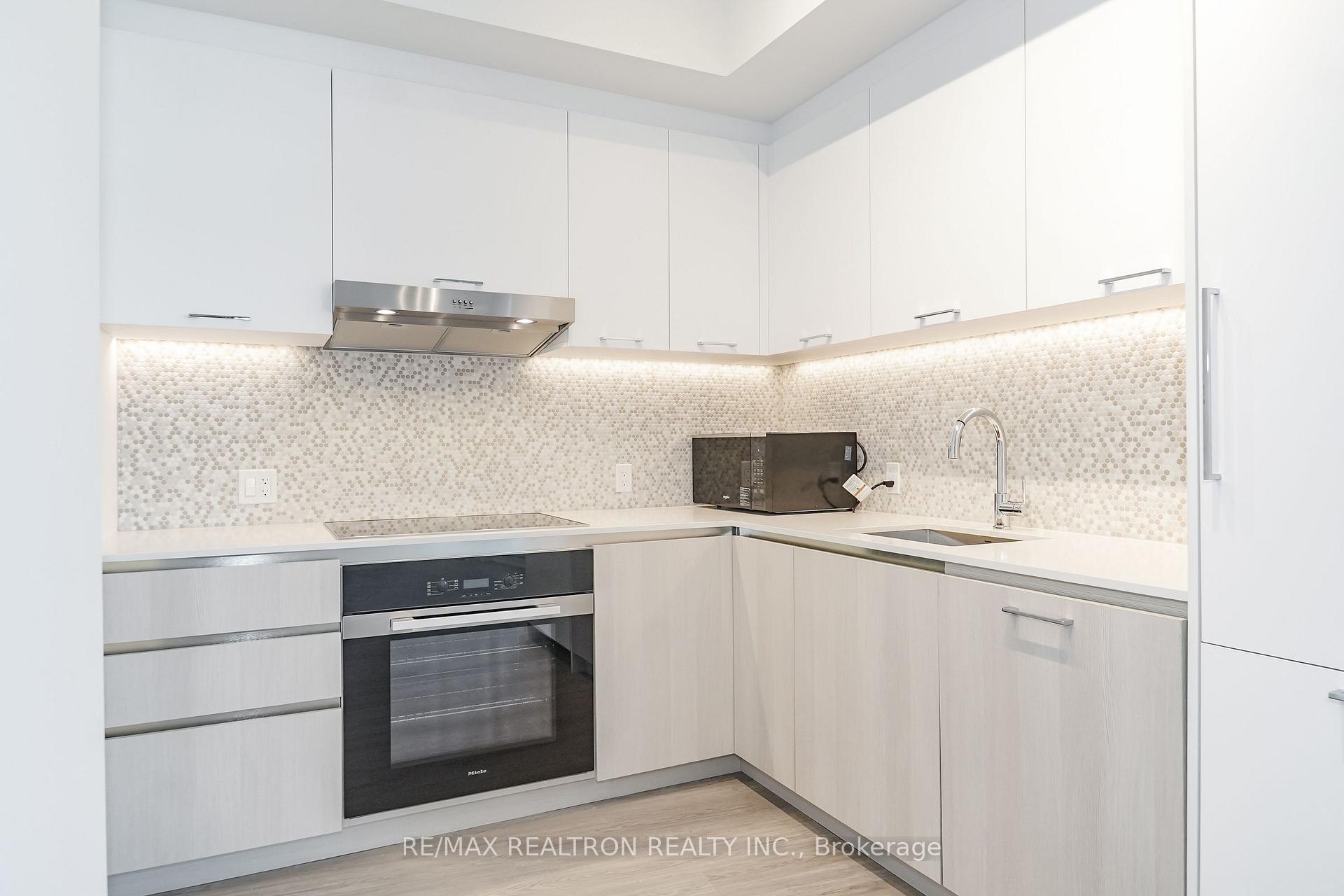 Photo 9 of Unit 627, 8188 Yonge Street, Vaughan, Uplands — HOMEH