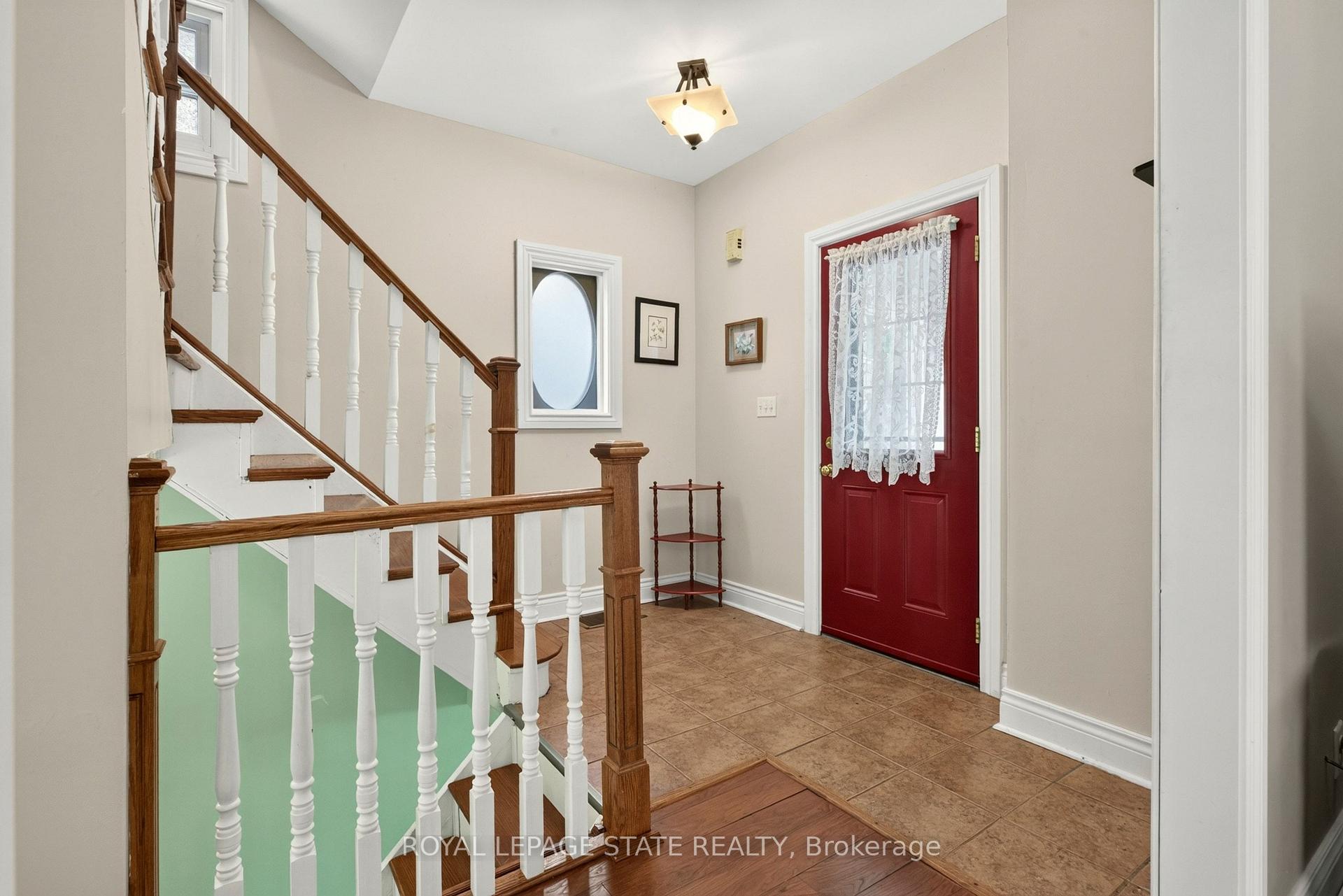 Photo 4 of 47 Witherspoon Street, Hamilton, Dundas — HOMEH