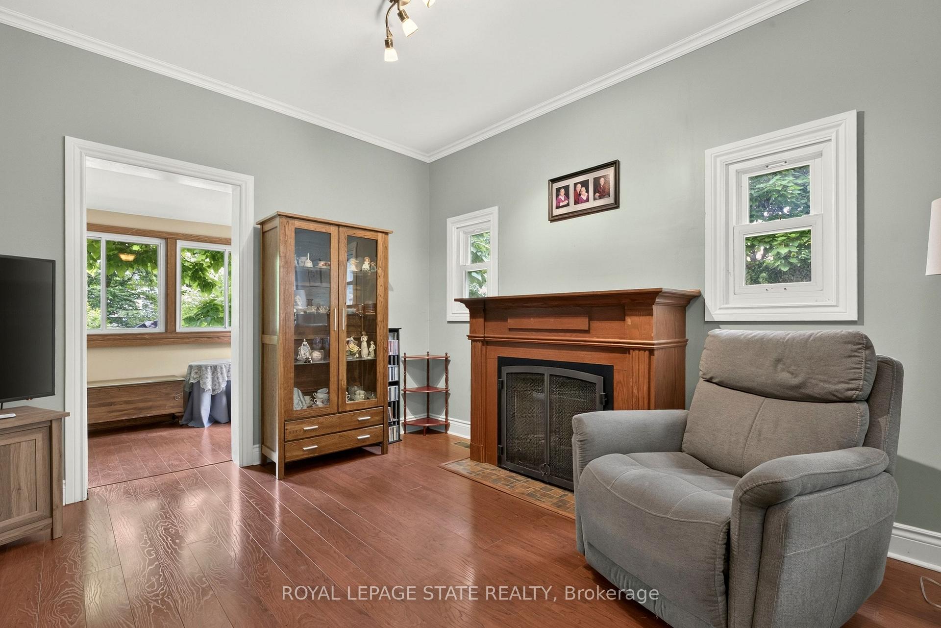 Photo 10 of 47 Witherspoon Street, Hamilton, Dundas — HOMEH